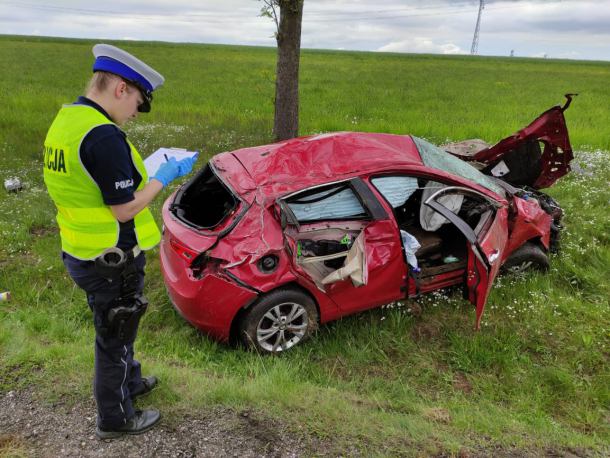 Wypadek podczas wyprzedzania na drodze krajowej nr 20 w miejscowości Wygoda