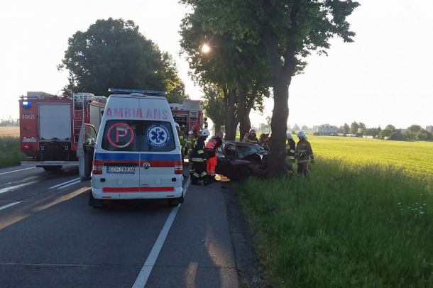 Śmiertelny wypadek w Jeziorkach koło Chojnic. Na  drodze krajowej nr 22 Chojnice - Starogard Gdański zginęła 24-letnia kobieta