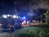 Nocny pożar poddasza domu w Krojantach, koło Chojnic. "Płomienie wychodziły już na zewnątrz"