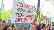 "Nie godzę się na zmiany, bo to tylko rozgrywki polityczne". Protest przeciw reformie edukacji