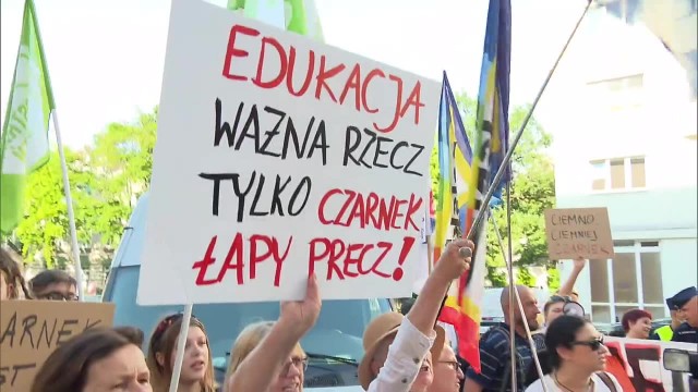 Nie godzę się na zmiany, bo to tylko rozgrywki polityczne. Protest przeciw reformie edukacji