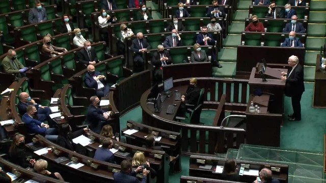J. Kaczyński ukarany naganą przez komisję etyki za nazwanie posłów opozycji przestępcami