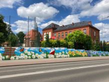 Przy Zespole Szkolno-Przedszkolnym nr 2 w Kościerzynie powstał mural upamiętniający partnerstwo z niemiecką gminą Cölbe (FOTO)