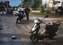 Dwie osoby trafiły do szpitala po wypadku w Koczale. Doszło tu do zderzenia osobówki ze skuterem (FOTO)