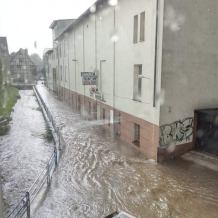 Bytów znowu zalany. Potoki wody na ulicach miasta po ulewnym deszczu