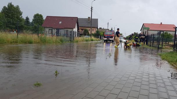 Zalane posesje, połamane gałęzie. Ponad 30 interwencji straży pożarnej w powiecie kościerskim