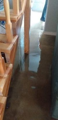 Część Kościerzyny pod wodą. Mieszkańcy martwią się, że zalewanie posesji będzie się powtarzać (FOTO, WIDEO)