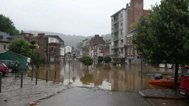 Trwa ewakuacja polskich dzieci z zalanego ośrodka w Belgii