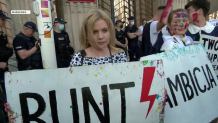 "Przyszłyśmy bronić szkoły przed indoktrynacją ministra Czarnka". Protesty w kilku miastach
