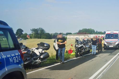 Wypadek z udziałem motocyklisty na drodze krajowej nr 20 w okolicach Bytowa