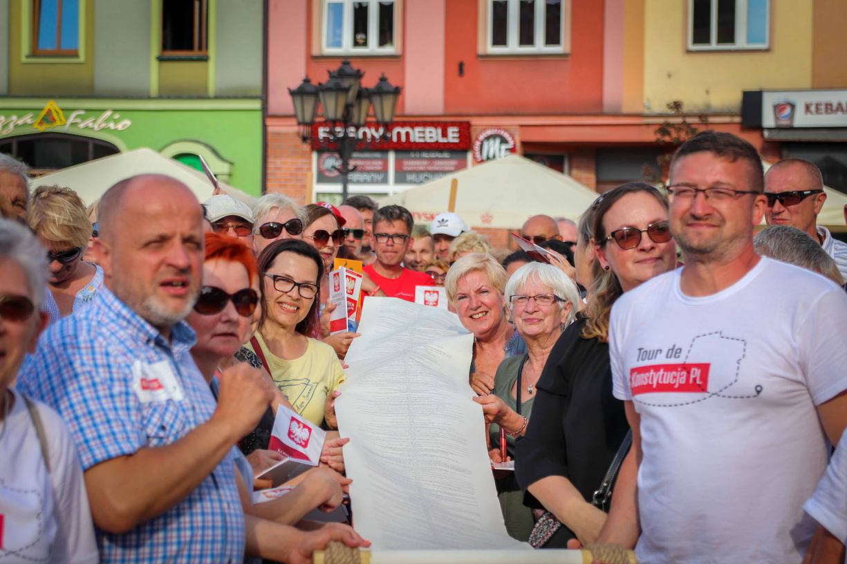 Tour De Konstytucja PL w Chojnicach. Przypominamy ludziom, że mają swoje prawa i wolności FOTO