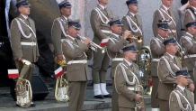 Prezydenci Duda i Trzaskowski przemawiali przed Pomnikiem Powstania Warszawskiego w przeddzień jego 77. rocznicy