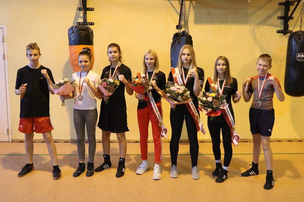 Sześć medali pięściarzy Boxing Team Chojnice podczas Mistrzostw Polski Młodzików FOTO