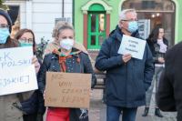 &bdquo;Tak dla Polski europejskiej&rdquo;, &bdquo;Bez Unii czeka nas reżim&rdquo;. W  Chojnicach r&oacute;wnież odbyła się prounijna demonstracja
