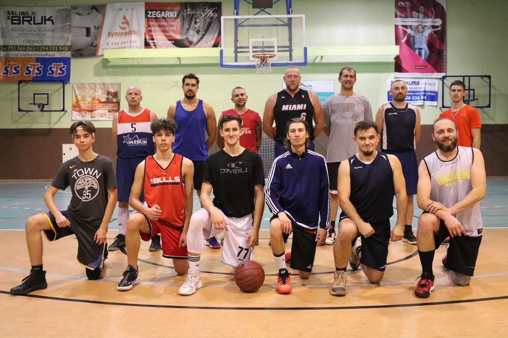 Koszykarska drużyna Kolejarza Chojnice zgłosiła się do III ligi. Pierwszy mecz za tydzień FOTO