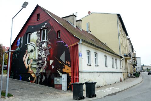 Rewitalizację dzielnicy Dworcowej w Chojnicach przedłużono o p&oacute;ł roku (ROZMOWA)