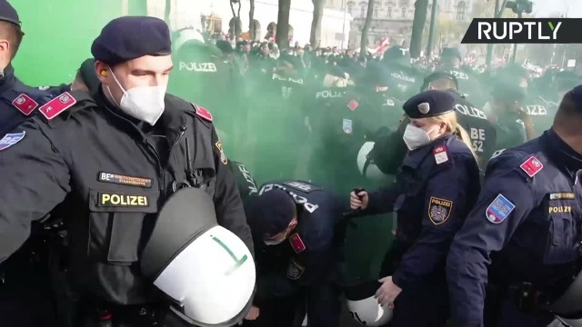 Austria wprowadza kolejny lockdown. Wielotysięczny protest w Wiedniu