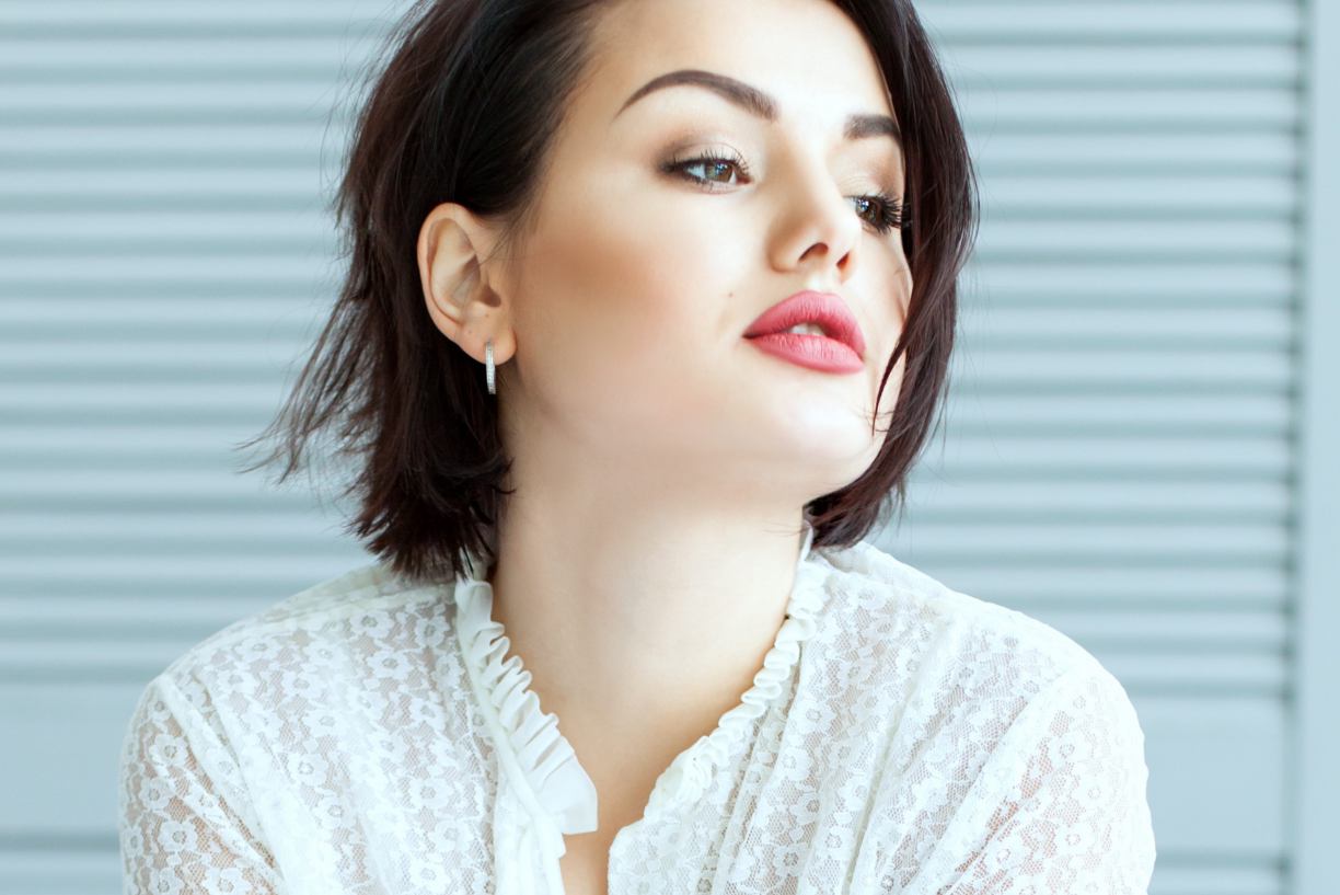 Peeling do twarzy dla cery wrażliwej &ndash jak wybrać?