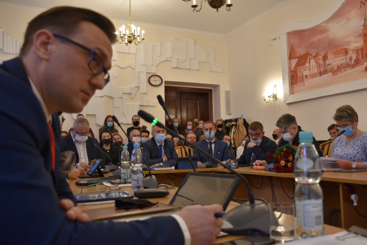Radni Miastka zagłosowali za referendum w sprawie odwołania burmistrza Miastka Danuty Karaśkiewicz