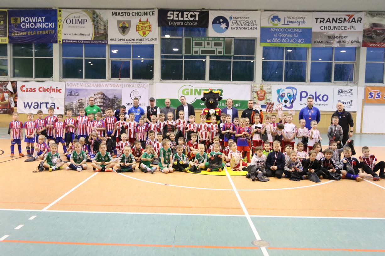 Wróciła Dziecięca Gala Piłkarska. Trzydniowy turniej w Chojnicach zgromadził ponad 200 młodych piłkarzy (FOTO)