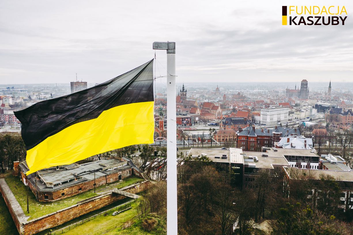 Dziś Dzień Jedności Kaszubów. Z tej okazji największa kaszubska flaga zawiśnie dziś na Górze Gradowej w Gdańsku