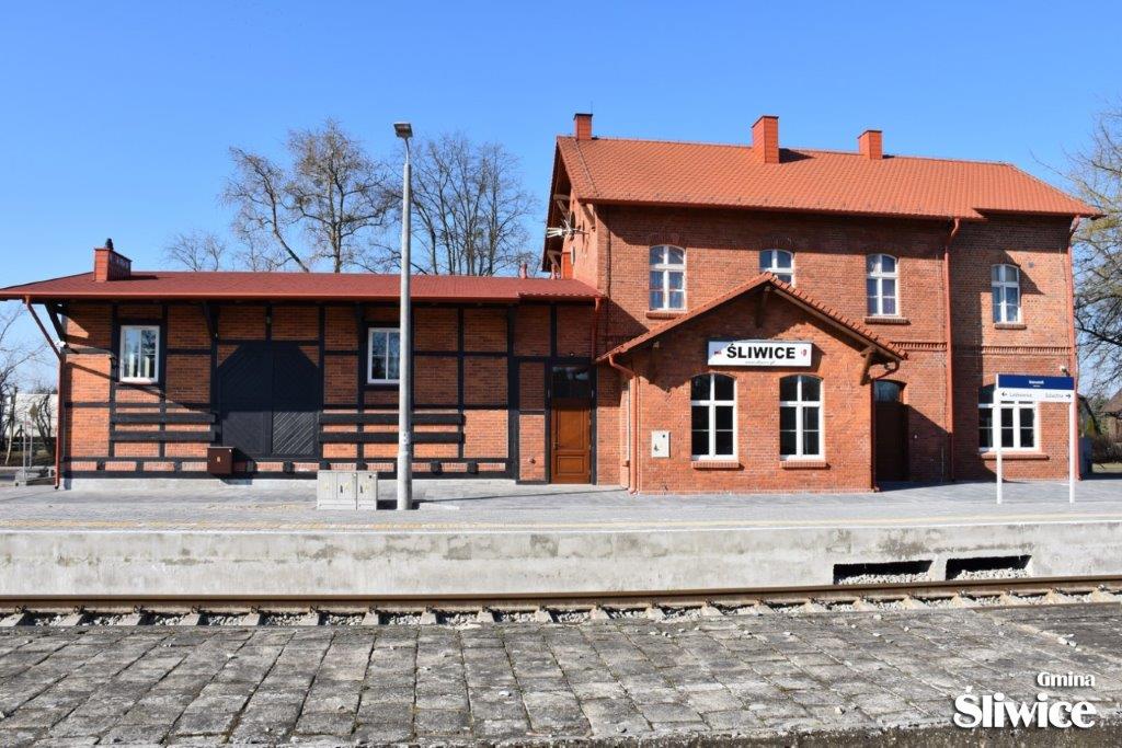 Stary dworzec kolejowy w Śliwicach, w powiecie tucholskim, stał się centrum spotkań seniorów ROZMOWA