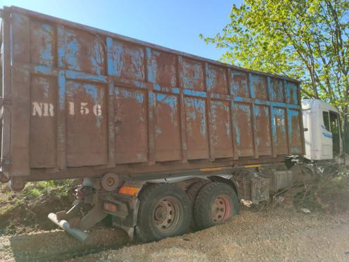 Zderzenie dw&oacute;ch osob&oacute;wek i ciężar&oacute;wki na drodze nr 235 między Raduniem i Lamkiem. Jedna osoba nie żyje (AKTUALIZACJA)