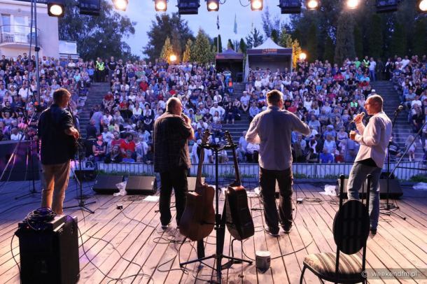 "Atmosfera w czasie koncertów szantowych jest jedyna w swoim rodzaju". W niedzielę w Charzykowach koncert szant z okazji 100-lecia żeglarstwa