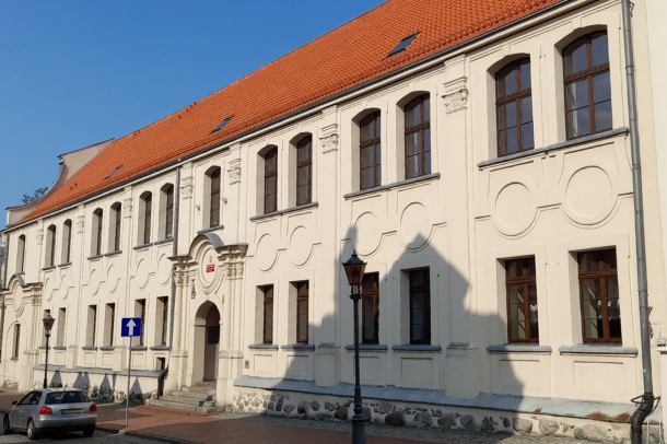 Odcinek 64. 400 lat LO im. Filomatów Chojnickich w Chojnicach. Zaczęło się od jezuickiej szkoły. Część 1