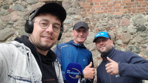 Nadajemy z Bytowa. Trwa Festiwal Biegowy, przed nami 40. P&oacute;łmaraton Goch&oacute;w w nocnej scenerii (RELACJE, FOTO)