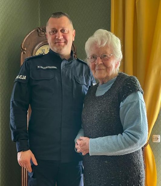 91-letnia pani Krystyna z Chojnic nie dała się oszukać na policjanta. Pamiętała o apelach mediów i funkcjonariuszy