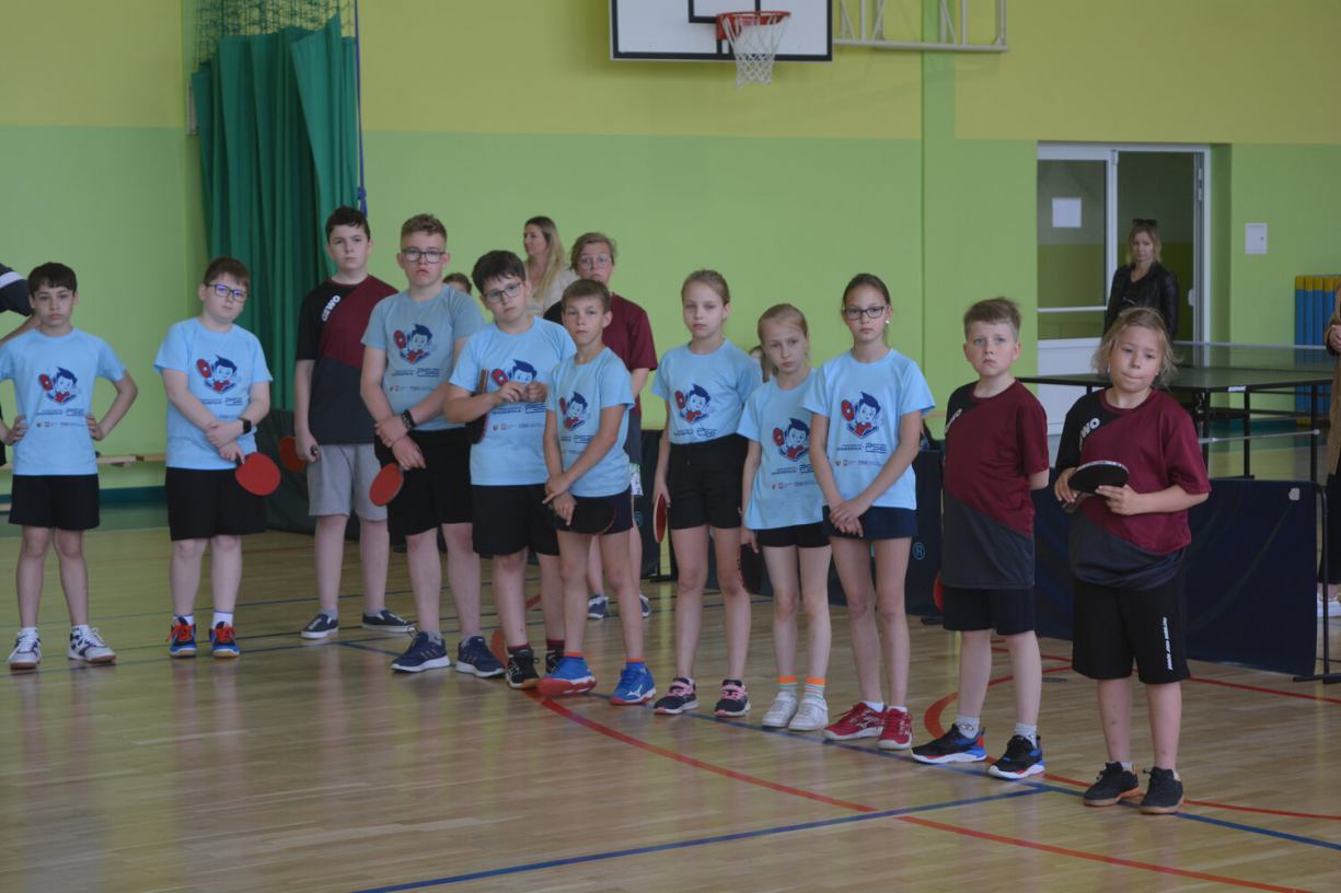 21. edycja turnieju tenisa stołowego Bawmy się razem w Chojnicach. Grało 35 zawodników FOTO, WYNIKI
