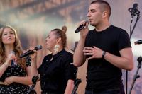 Lista przeboj&oacute;w Hit-Port Weekend FM na żywo z Człuchowa. Dziś z okazji Dni Człuchowa zagra tu LemON (FOTO, RELACJE)