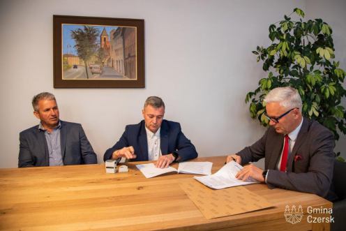 Jest umowa z wykonawcą, kt&oacute;ry wybuduje w Czersku mieszkania komunalne. "To kompleks budynk&oacute;w"