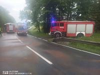 Tragiczny wypadek na drodze krajowej nr 21 w gminie Trzebielino. W zderzeniu osob&oacute;wki z ciężar&oacute;wką zginęły trzy osoby