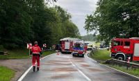 Tragiczny wypadek na drodze krajowej nr 21 w gminie Trzebielino. W zderzeniu osob&oacute;wki z ciężar&oacute;wką zginęły trzy osoby