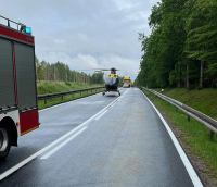 Tragiczny wypadek na drodze krajowej nr 21 w gminie Trzebielino. W zderzeniu osob&oacute;wki z ciężar&oacute;wką zginęły trzy osoby