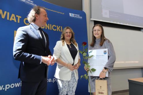 Najlepsi absolwenci szk&oacute;ł ponadpodstawowych w powiecie chojnickim nagrodzeni