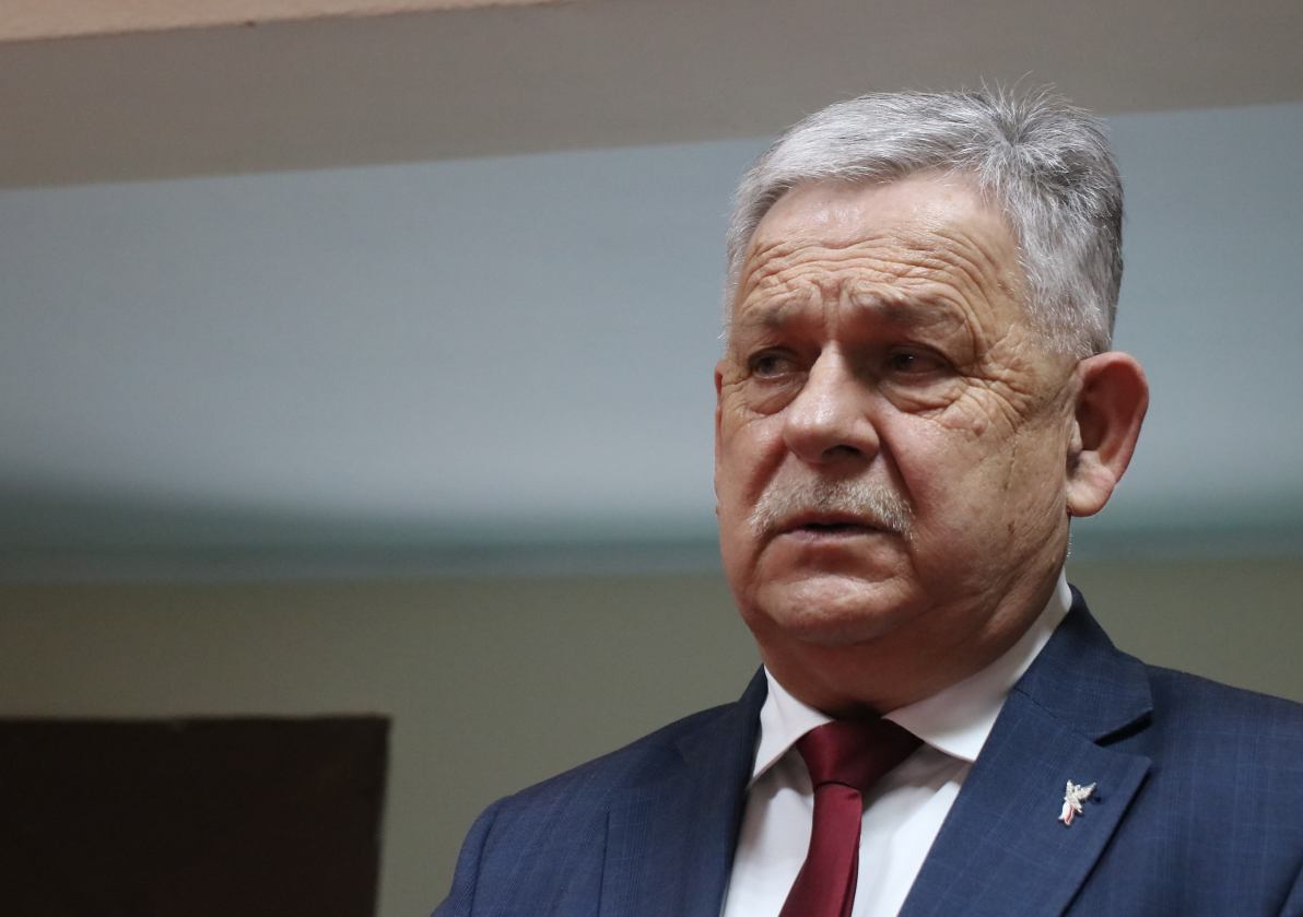 Poseł Aleksander Mrówczyński odnosi się do krytyki ze strony burmistrza Debrzna Wojciecha Kallasa