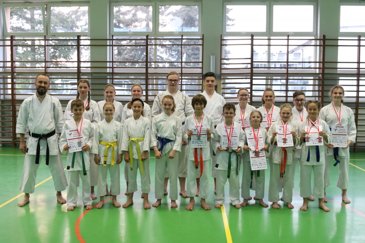 Międzyszkolny Uczniowski Klub Karate Shotokan Człuchów wywalczył dziewięć medali podczas Mistrzostw Polski