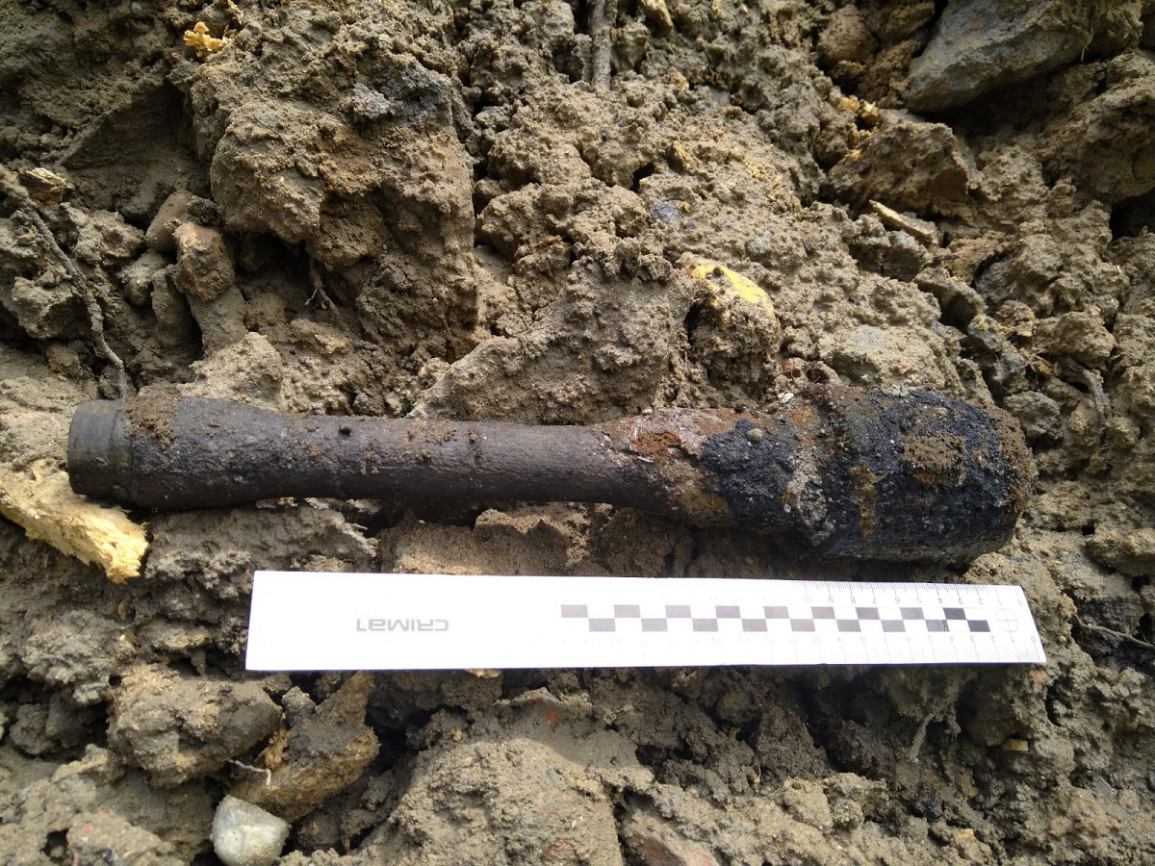 Podczas prac drogowych w Sępólnie Krajeńskim znaleziono ręczny granat trzonkowy z czasów II wojny światowej