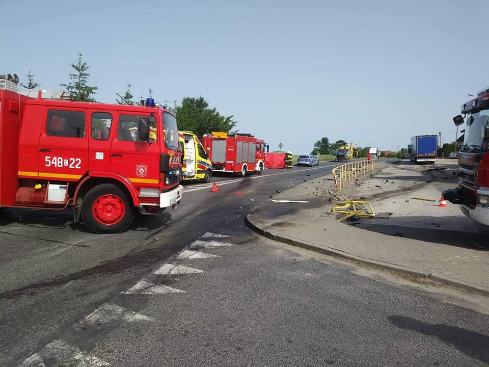Zderzenie ciężarówki z osobówką w Żalnie na drodze wojewódzkiej nr 240. Na miejsce wezwano helikopter LPR