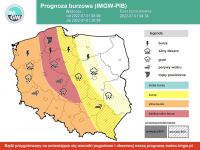 Burze z gradem, porywy wiatru do 130 km/h, a lokalnie nawet trąby powietrzne. Alerty trzeciego i drugiego stopnia dla naszego regionu
