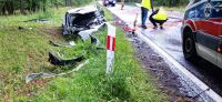 Zderzenie busa i osob&oacute;wki na drodze krajowej nr 25 Człuch&oacute;w - Rzeczenica. 10 os&oacute;b poszkodowanych (AKTUALIZACJA)