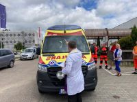 Szpital w Kościerzynie ma do dyspozycji nową karetkę. To nowy mercedes sprinter. "Zastąpi starszą karetkę"