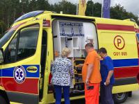 Szpital w Kościerzynie ma do dyspozycji nową karetkę. To nowy mercedes sprinter. "Zastąpi starszą karetkę"