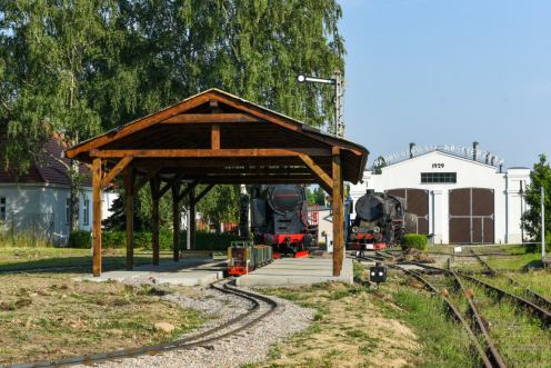 KOLEJ W KOŚCIERZYNIE WKR&Oacute;TCE POD PARĄ