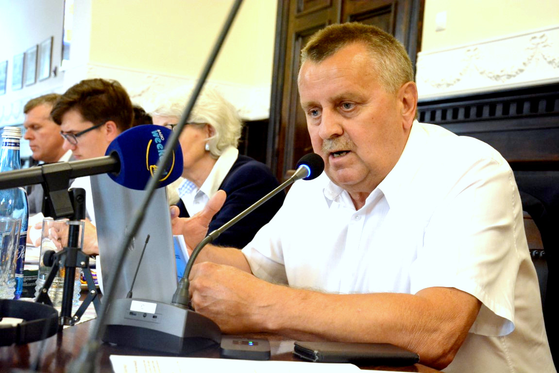 Jarosław Schumacher z tytułem Zasłużony dla Czerska. Wniosek w tej sprawie złożyli działacze MLKS Borowiak Czersk