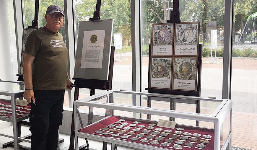 Władcy w medalach zaklęci to tytuł kolekcji wystawionej w Chojnickim Centrum Kultury