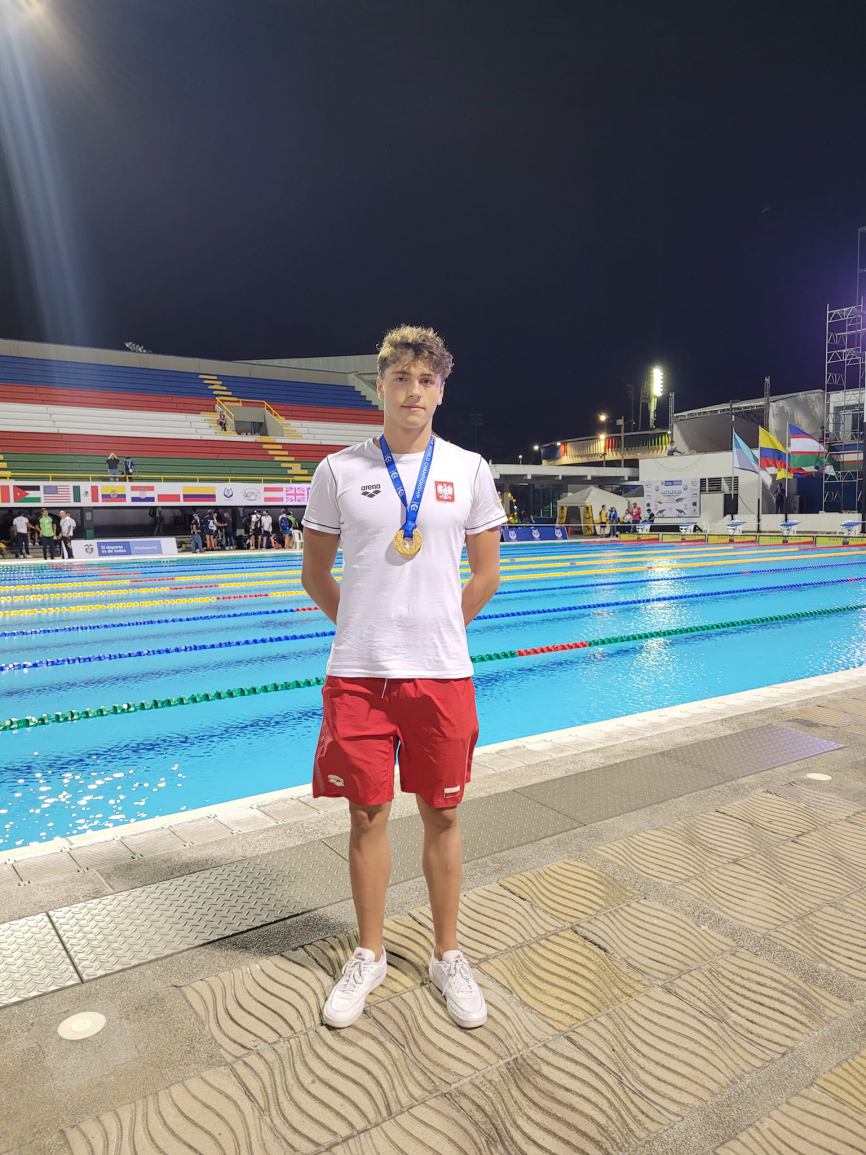 Szymon Kropidłowski z Manty Kościerzyna został mistrzem świata w pływaniu w płetwach
